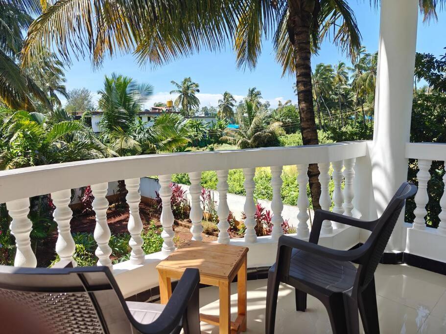 Sols Backyard * Arambol