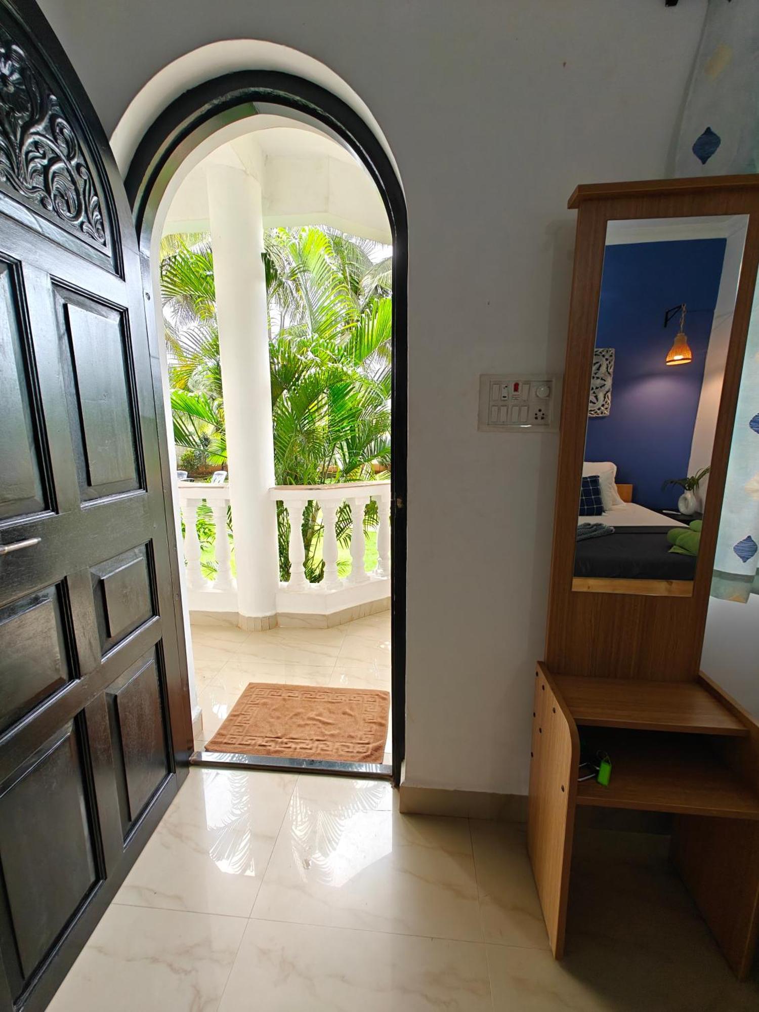 Sols Backyard * Arambol