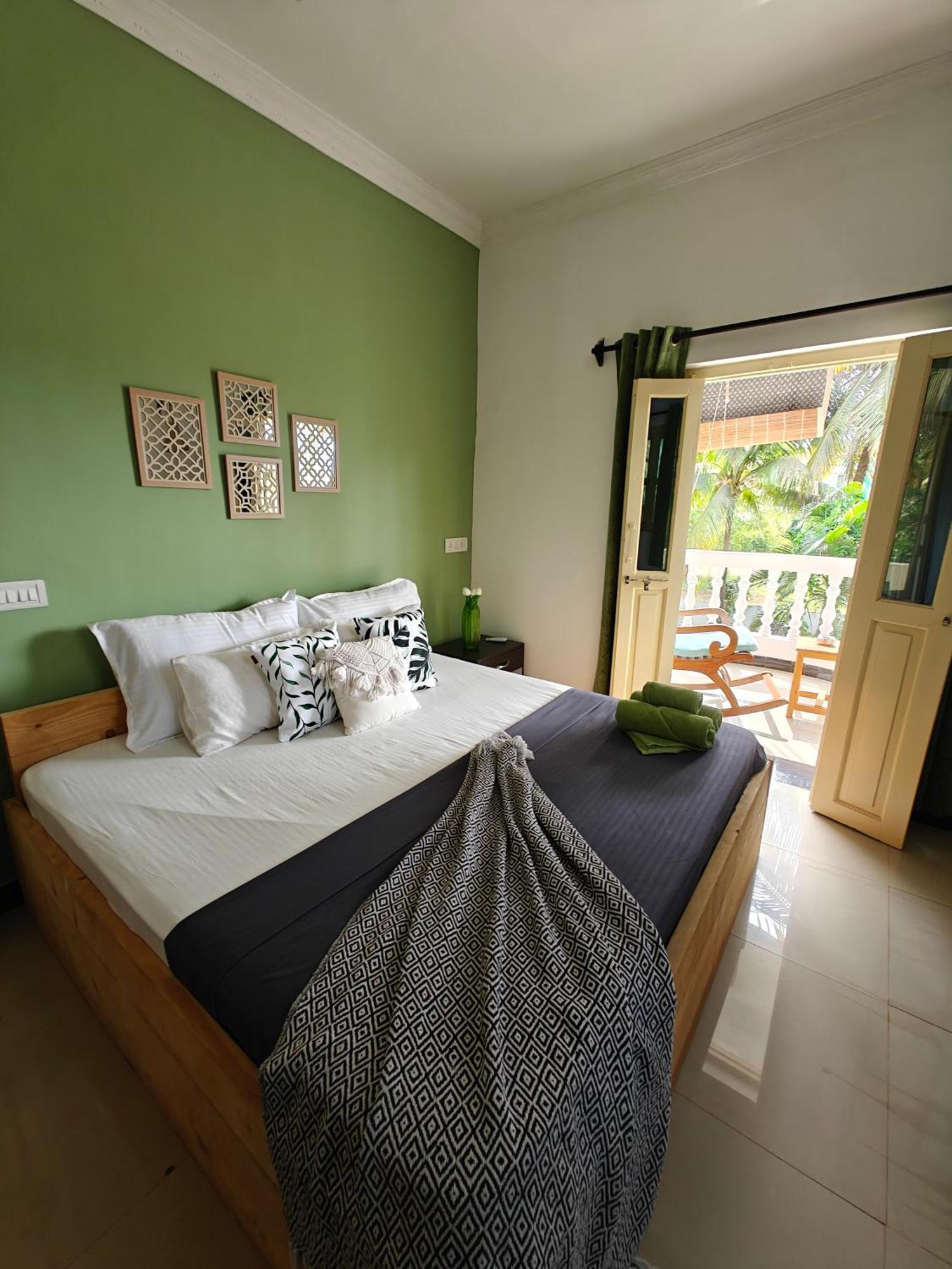 Homestay Sols Backyard Arambol