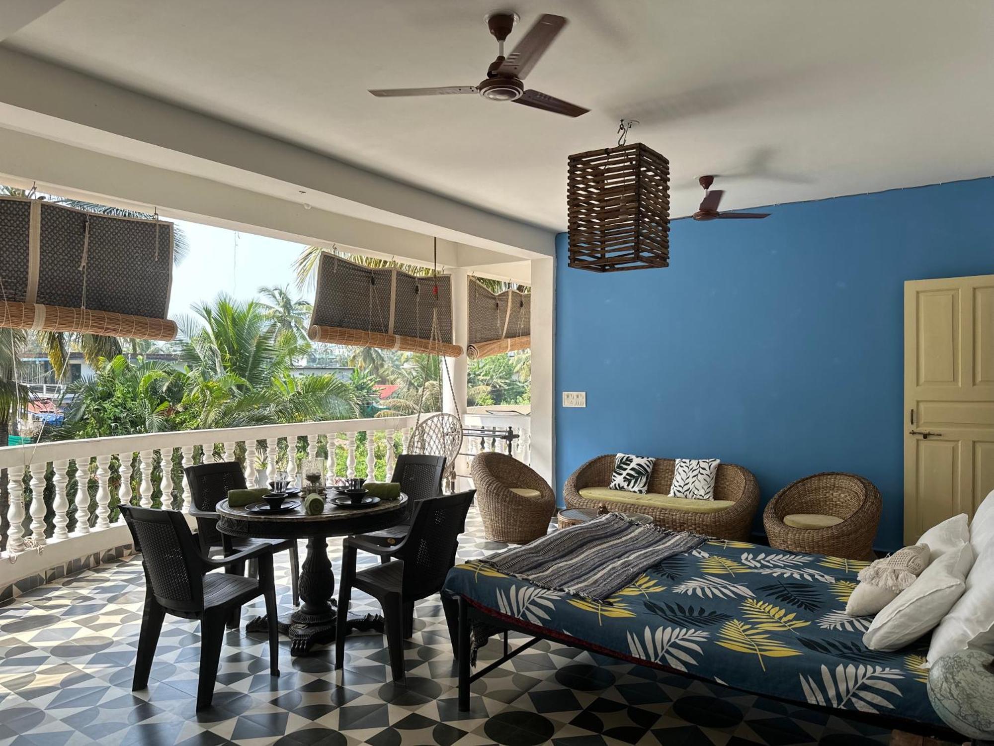 Homestay Sols Backyard *