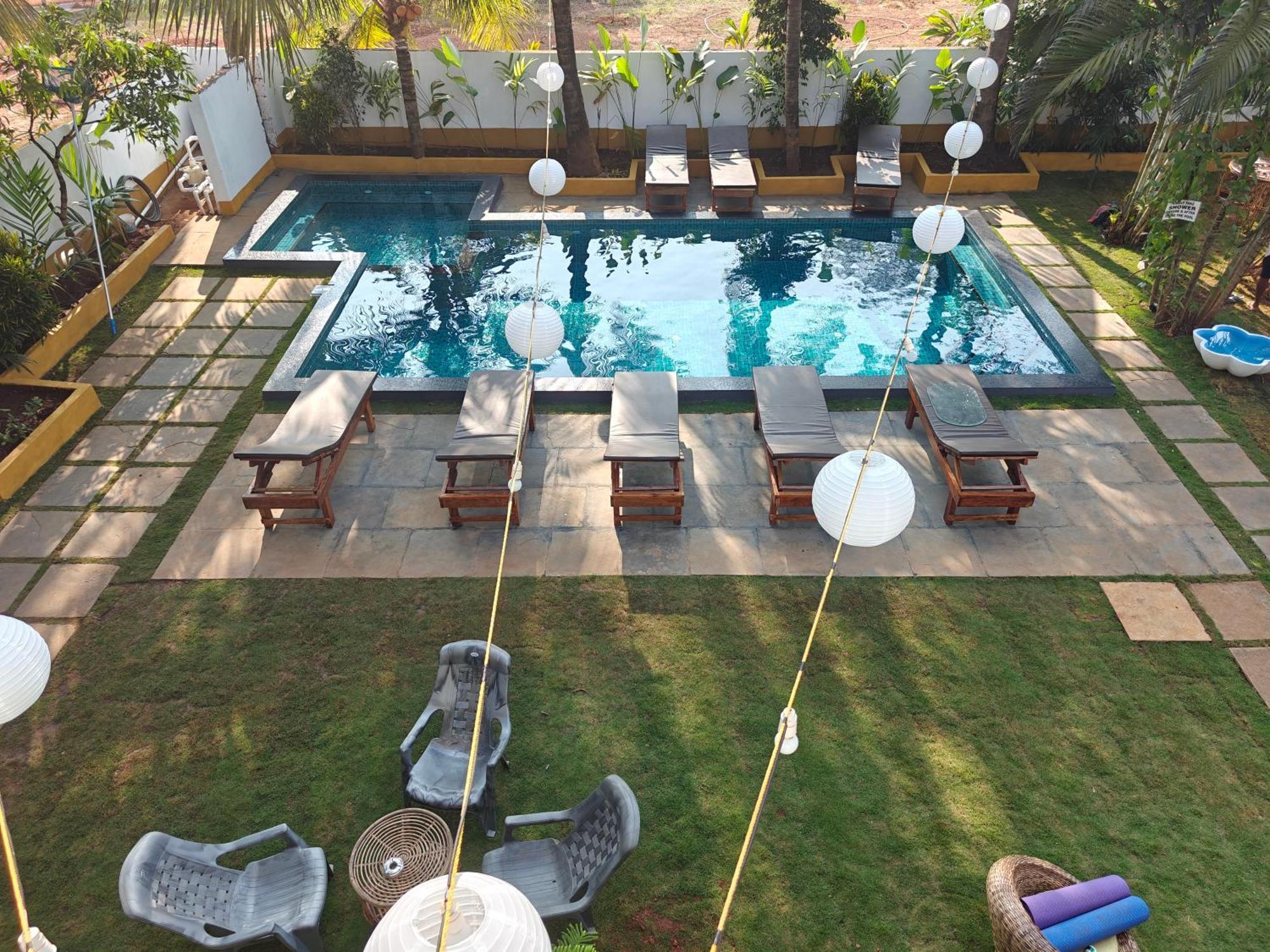 Homestay Sols Backyard *