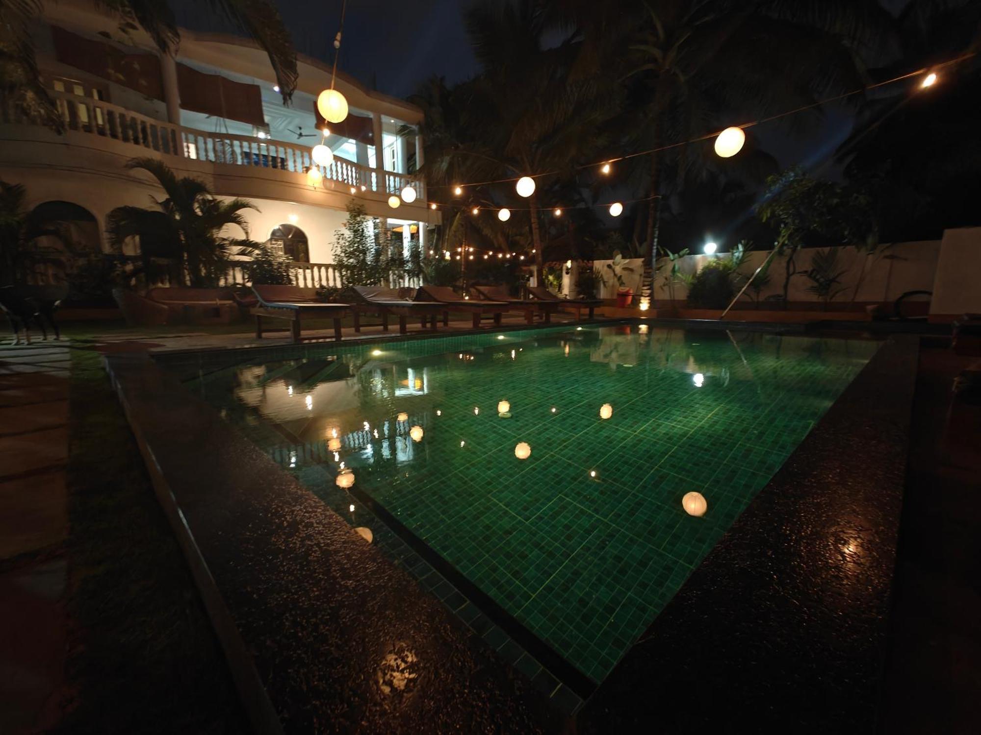 Sols Backyard * Arambol