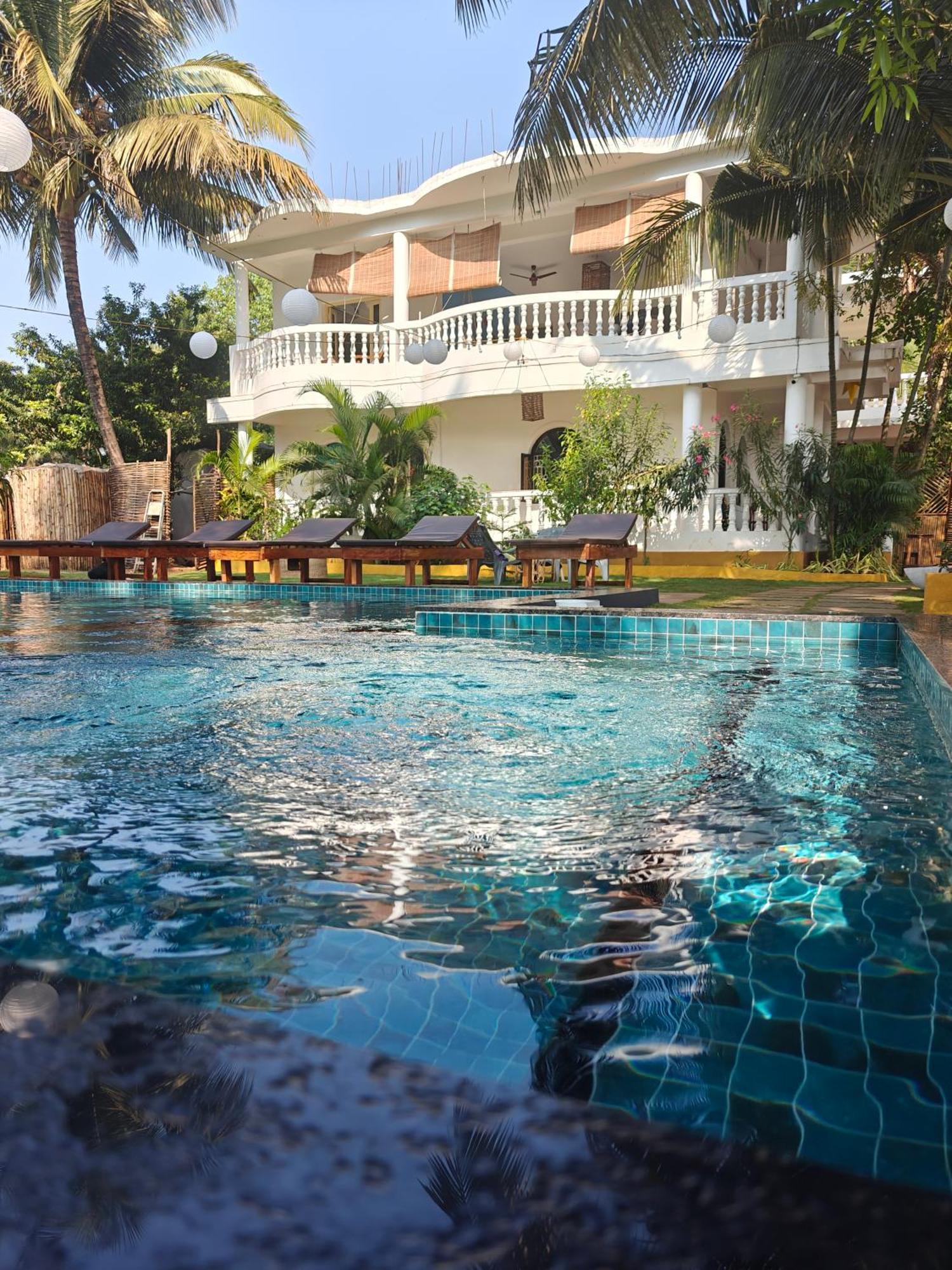 Homestay Sols Backyard *